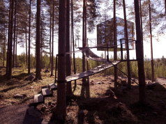 Mirrorcube style Treehotel Sweden