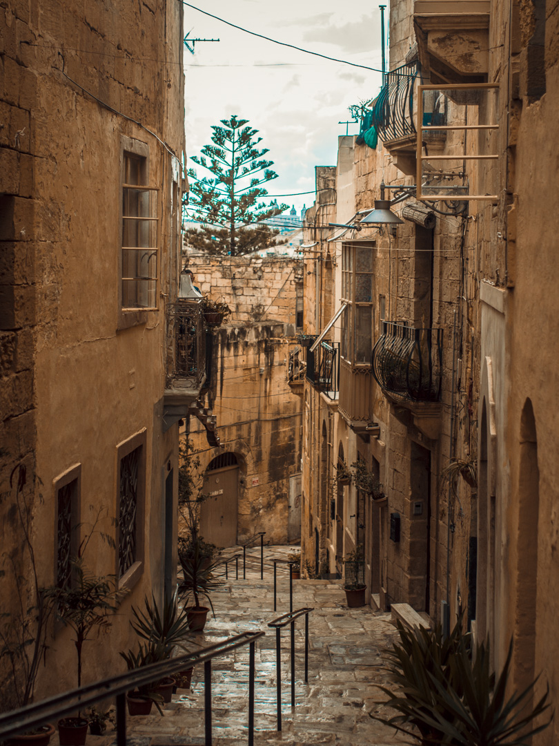 malta travel visit valletta photography orange teal-2